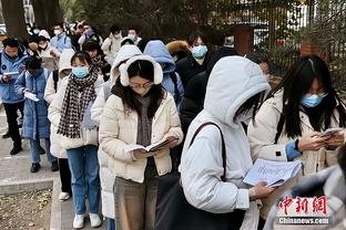 积极性不言而喻！詹姆斯末节15分 全场31分11助5抢断带队进军赌城